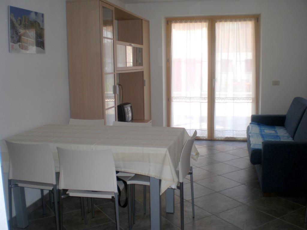 Anna Apartment Pozza di Fassa Ngoại thất bức ảnh