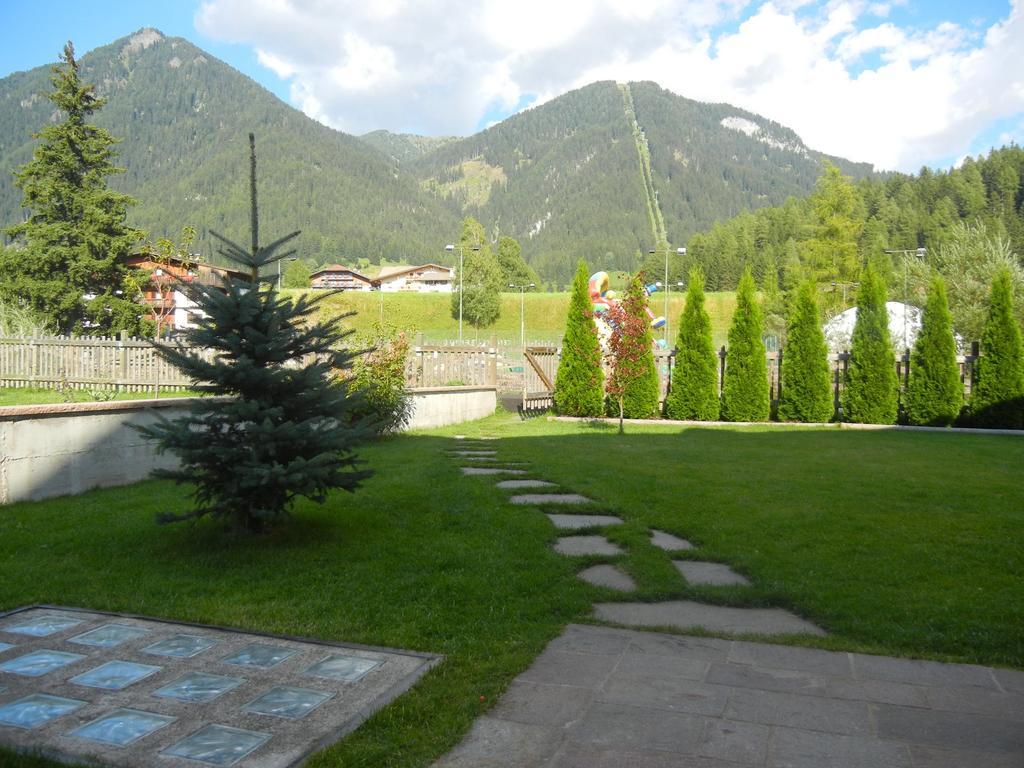 Anna Apartment Pozza di Fassa Ngoại thất bức ảnh