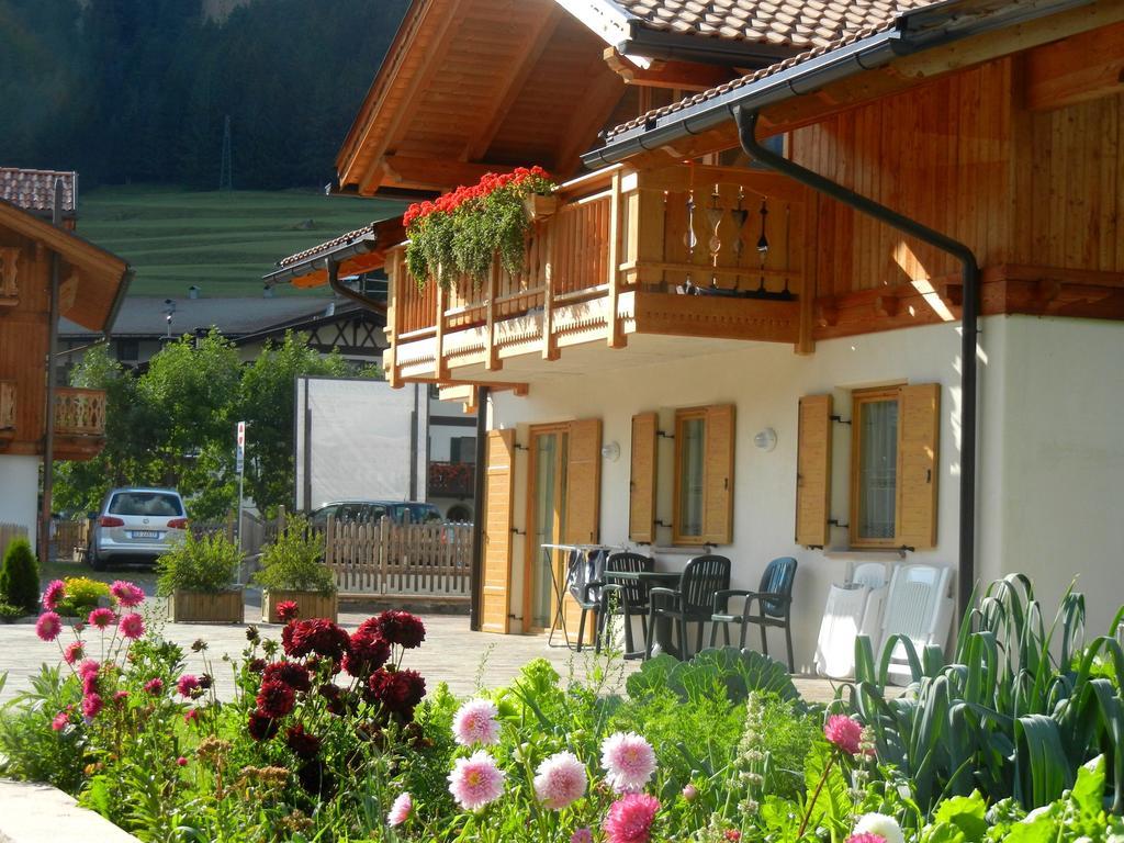 Anna Apartment Pozza di Fassa Ngoại thất bức ảnh