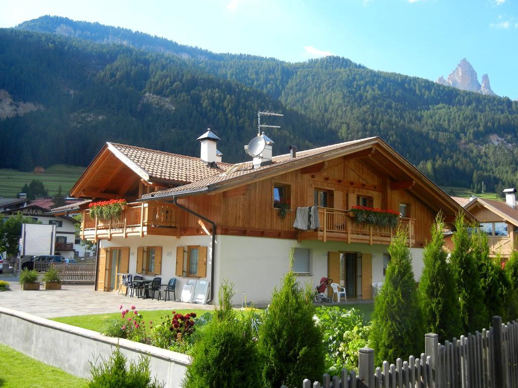 Anna Apartment Pozza di Fassa Ngoại thất bức ảnh